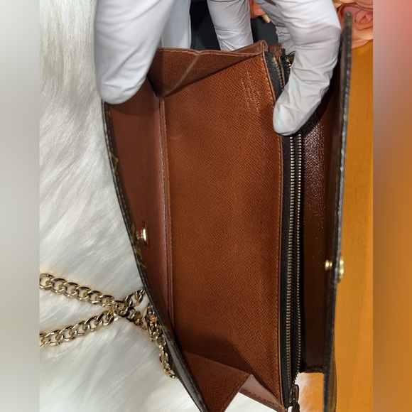 ‼️SOLD OUT‼️💯Auth LOUIS VUITTON Portefeuille Sarah Monogram Crossbody/WOC - Picture 11 of 13